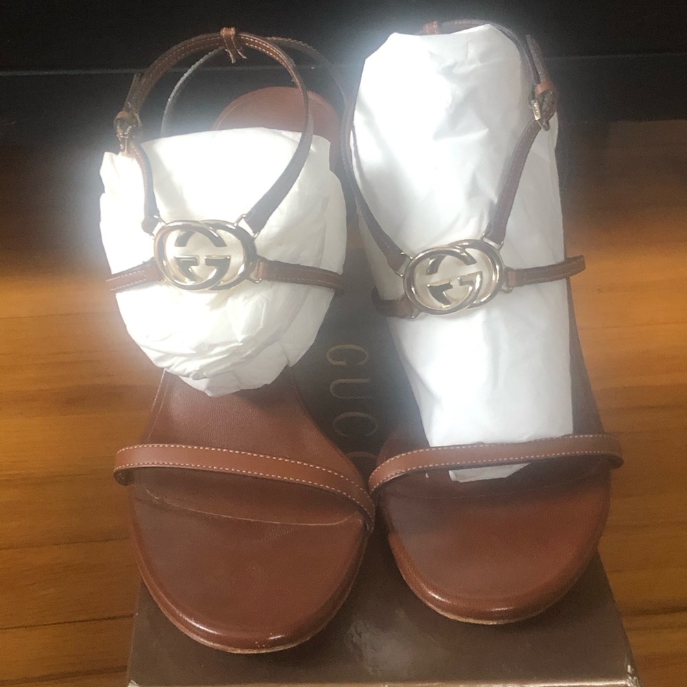 💫GUCCI💫 Brown Leather Strappy Sandals Size 11